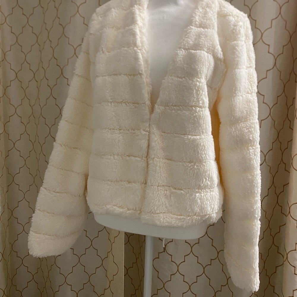 Women's Cream Faux Fur Jacket